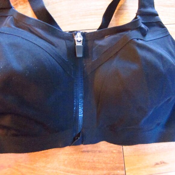 Victoria's Secret Black KNOCKOUT Front Zip Underwire Sports Bra size 34DDD - Picture 2 of 6